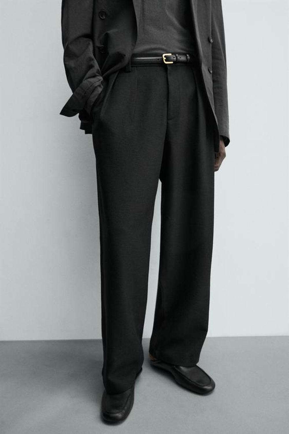 ZARA БРЮКИ RELAXED FIT СО СКЛАДКАМИ, ЧЕРНЫЙ