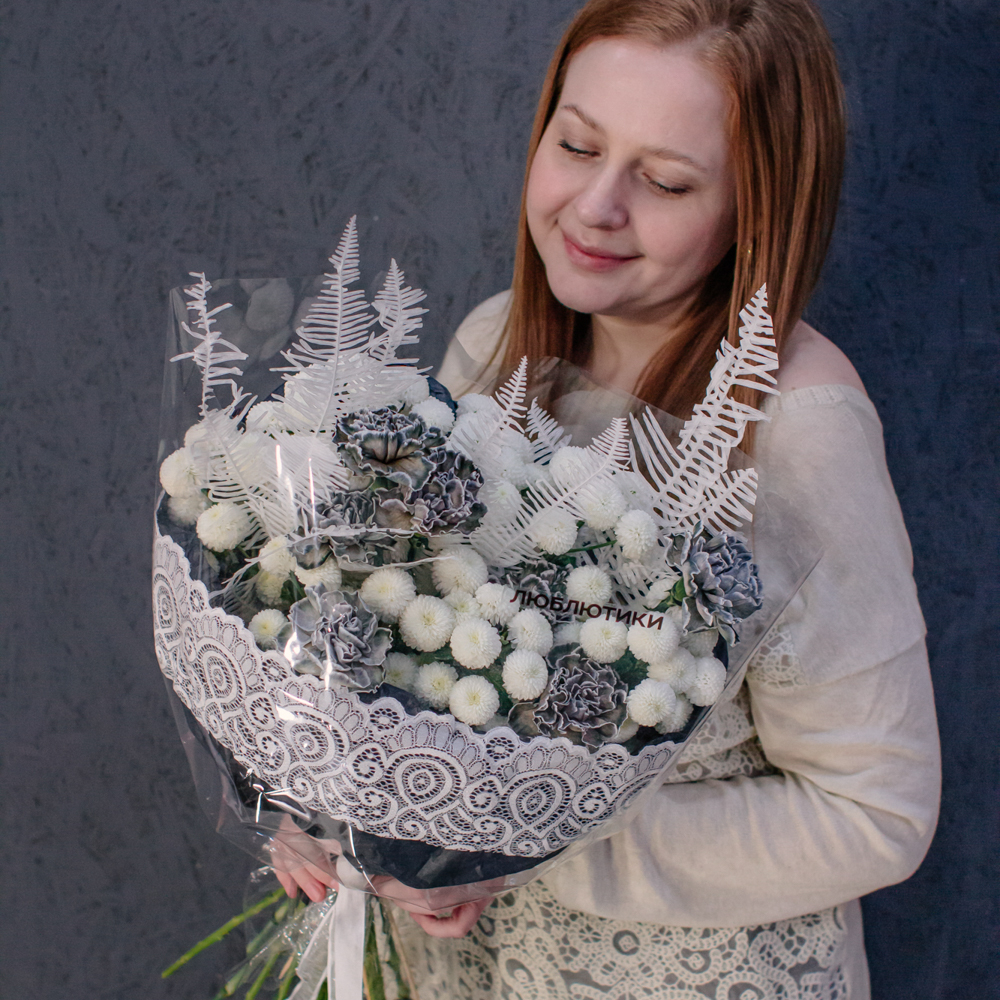 115. Кружевной черно-белый букет