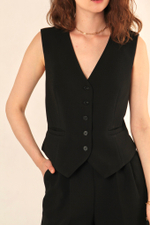 Жилет короткий