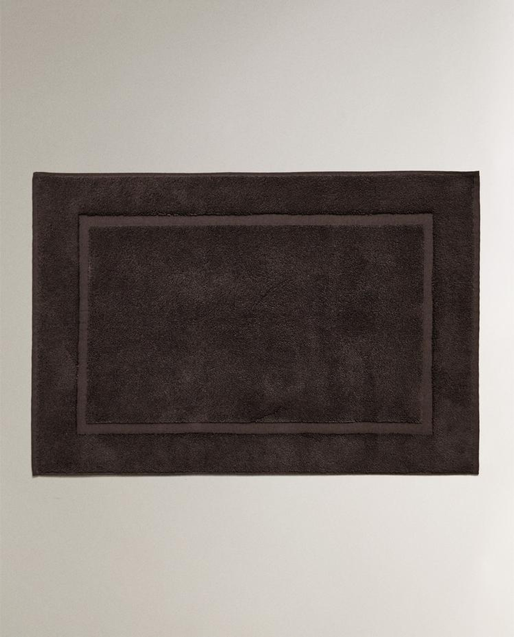 ZARA HOME КОВРИК ДЛЯ ВАННОЙ ИЗ МЯГКОЙ ТКАНИ, КОРИЧНЕВЫЙ
