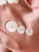 Пуговицы Белые На Прокол3 с бежевыми прожилками