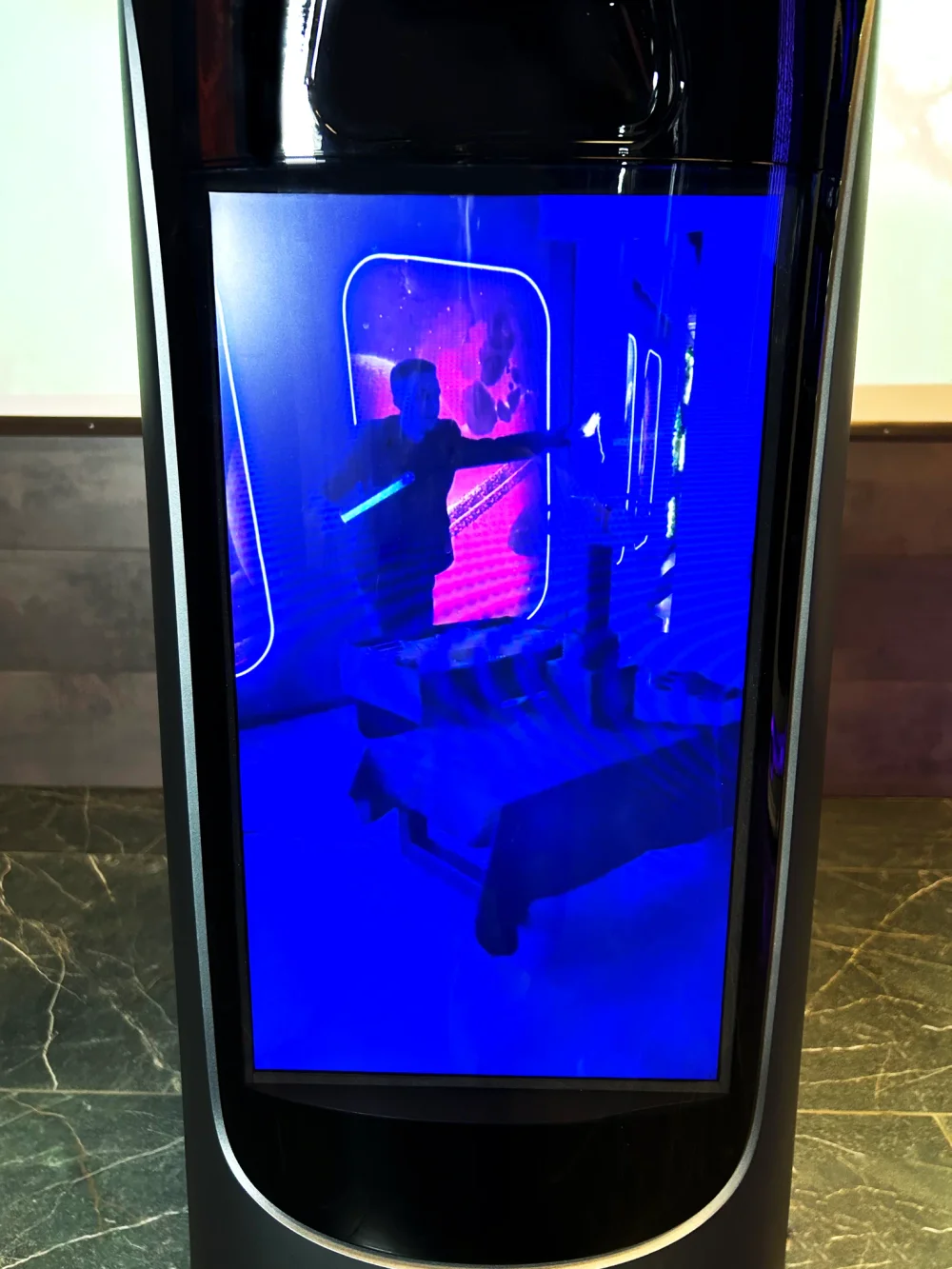 Робот промоутер PUDU «KettyBot»