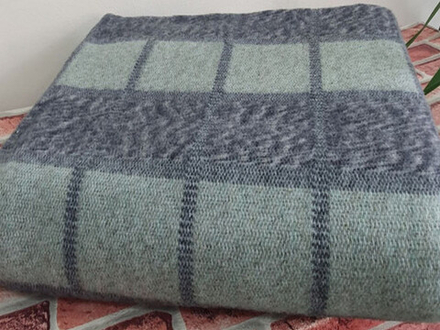 Одеяло полушерстяное "ВВ. СЕРО-ОЛИВКОВАЯ КЛЕТКА-2" ОПШ-1, 50% шерсть, плотность 400 г/м2, Россия.