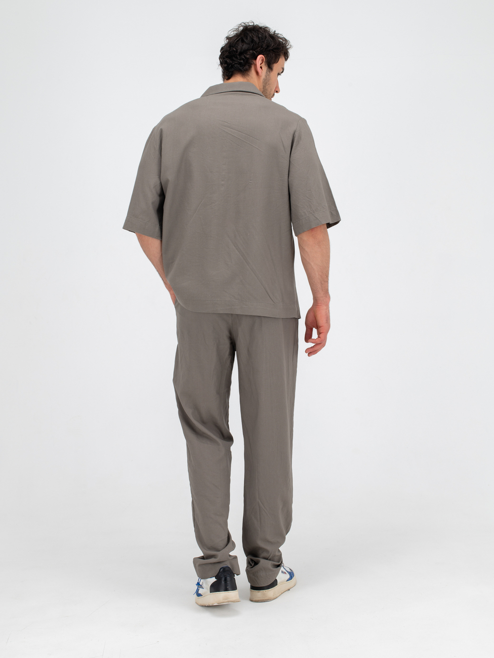 Костюм льняной с брюками. Хаки