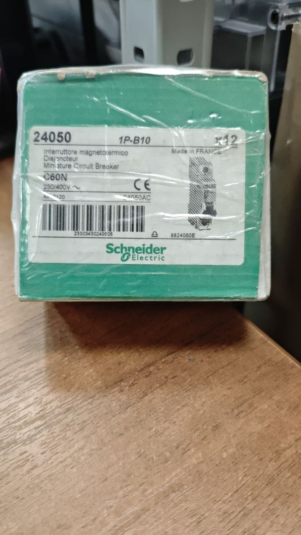 SCHNEIDER ELECTRIC 24050 Автоматический выключатель 1п 10А, х-ка B, Icu=6kA C60N 1P B10