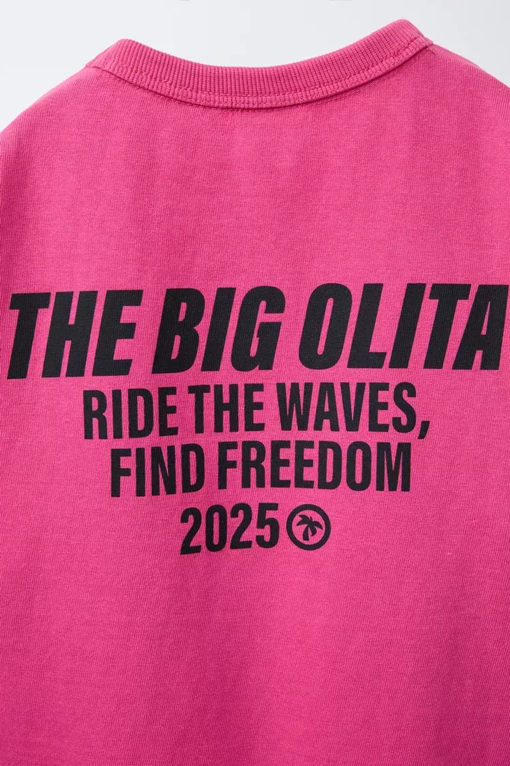 ZARA ФУТБОЛКА С ПРИНТОМ «ЛОГОТИП», ЦВЕТ ФУКСИИ