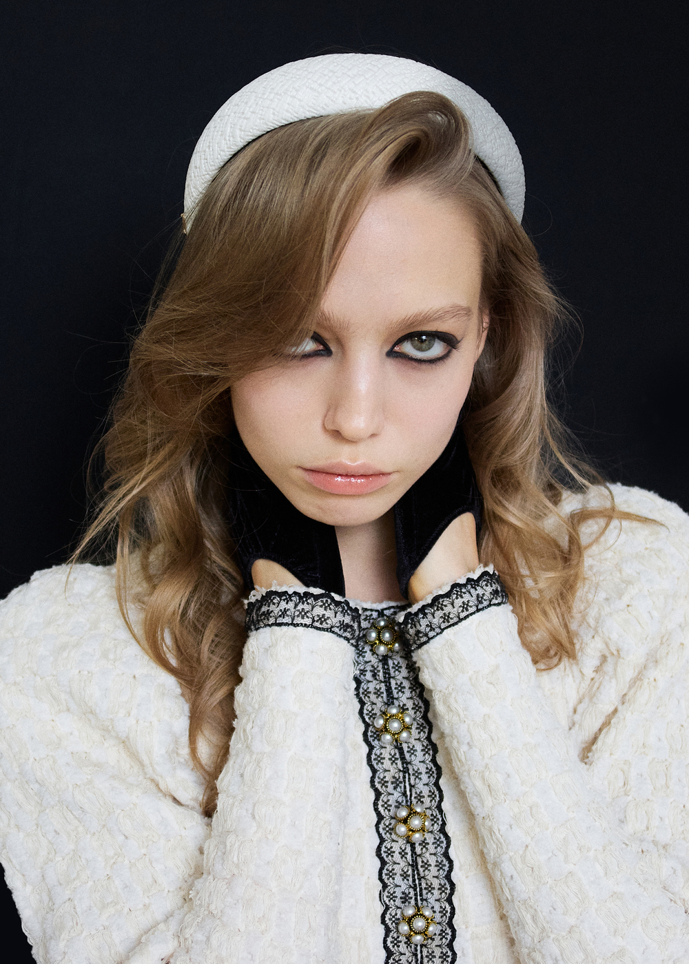 Объемный ободок из белого жаккарда