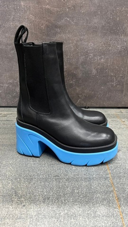 Ботинки синяя подошва