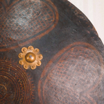 Круглый кожаный щит калкан (каз. қалқан) или «дхал»