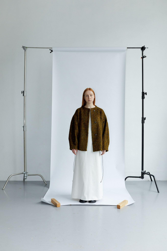 «В тени дубов»