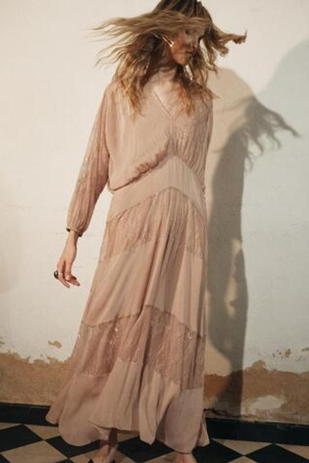 ZARA КРУЖЕВНОЕ ПЛАТЬЕ — ZW COLLECTION, МЯГКИЙ РОЗОВЫЙ