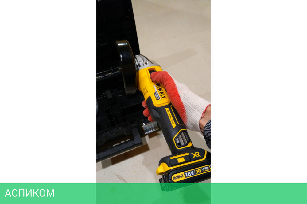 Угловая шлифмашина DeWalt DCG405NT