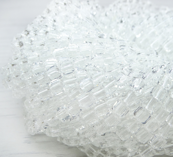 БВ001НН4 Хрустальные бусины квадратные, цвет: белый прозрачный, размер 4 мм, кол-во: 44-45 шт.