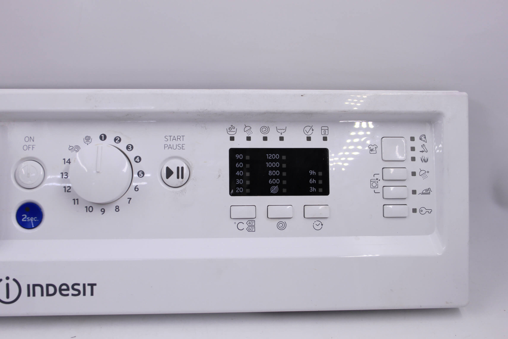 Пластик стиральной машины Indesit BI WMIL 71252 EU