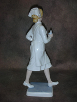 Статуэтка. Фарфор. Медсестра. Goebel. Германия