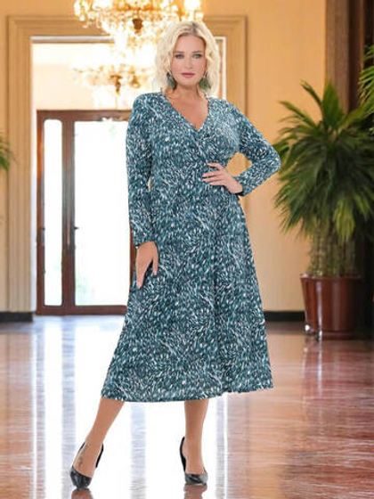 Платье приталенное, принт изумрудно-зеленый