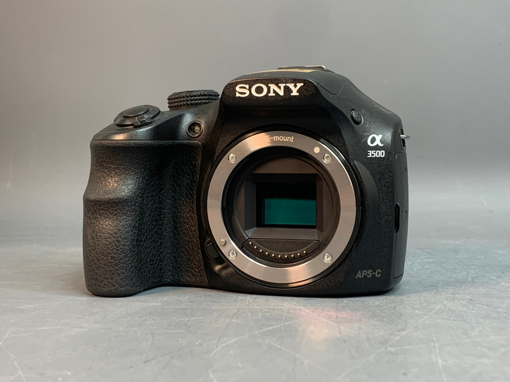 Sony Alpha A3500 Kit 18-55mm 2.084 Кадров