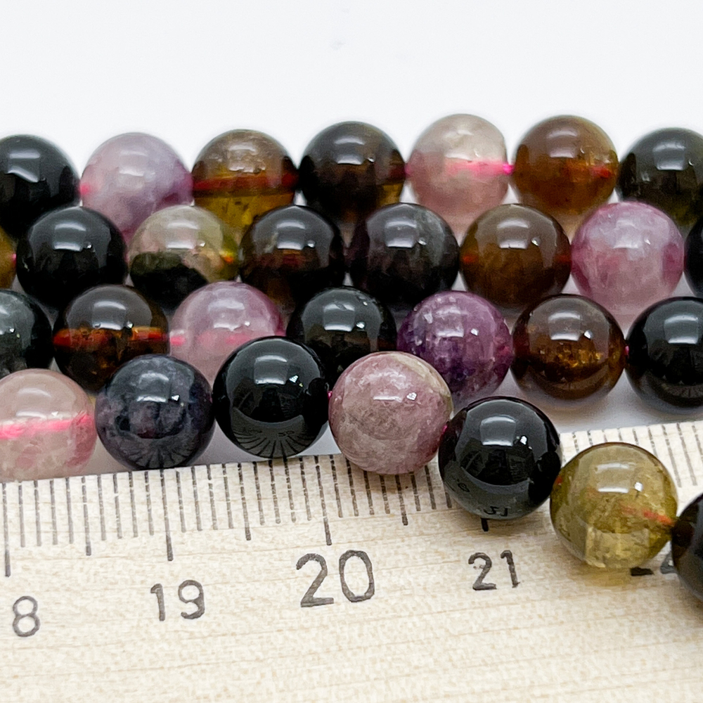 Бусины Турмалин, диаметр 7,7-7,8 мм, цена за 24 шт (1/2 нити)