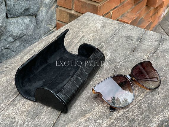 Футляр для очков из кожи крокодила AC-88