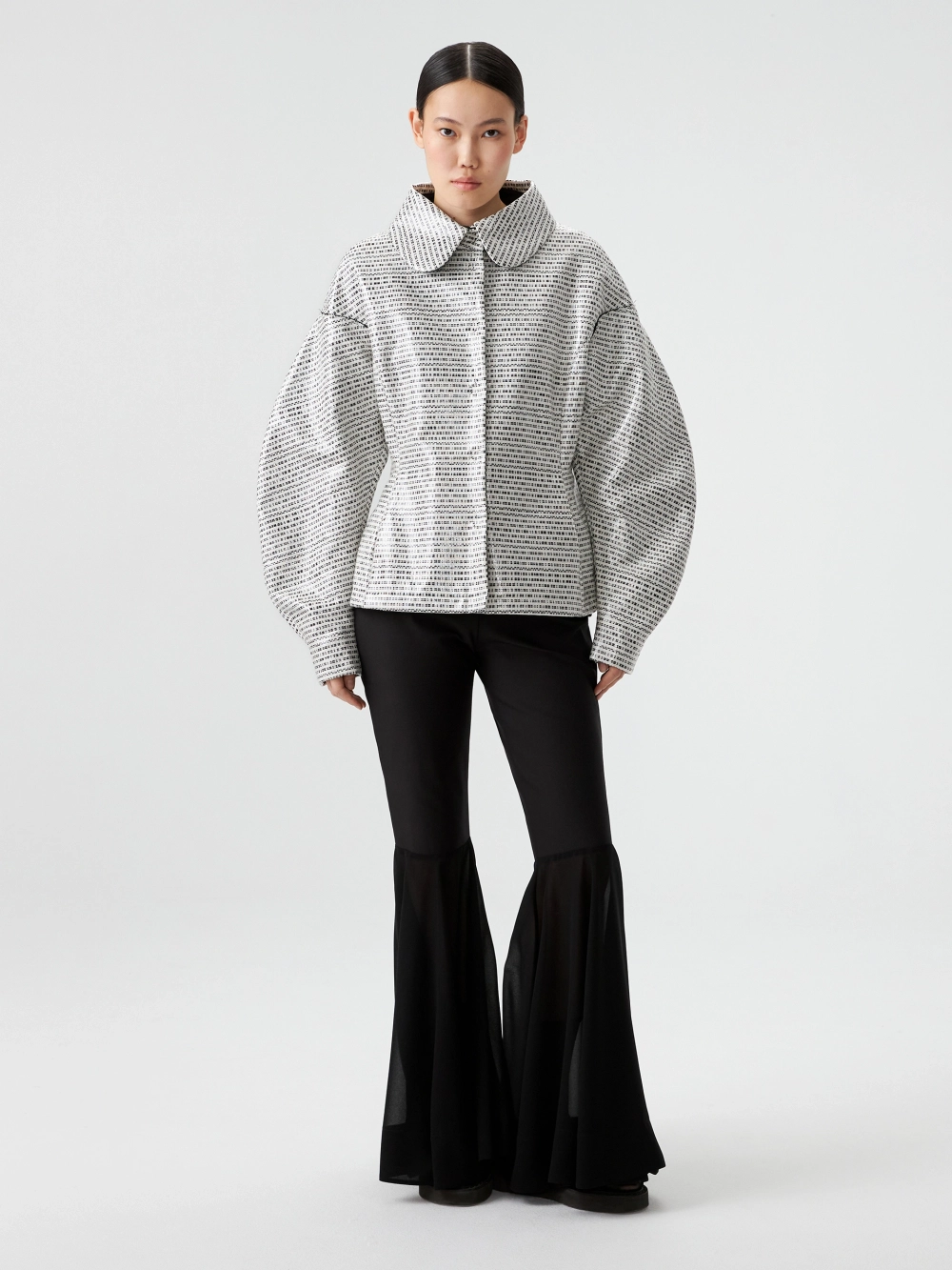 Куртка черно-белая с объемными рукавами OLA OLA