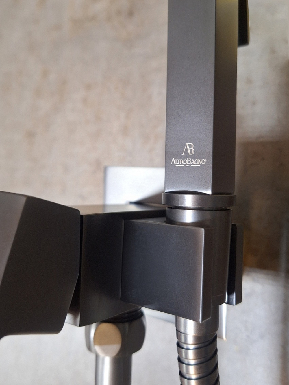 Встраиваемый гигиенический душ AltroBagno BM 060121 GM