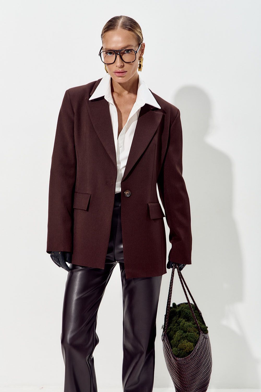 Приталенный пиджак "песочные часы" шоколадного цвета