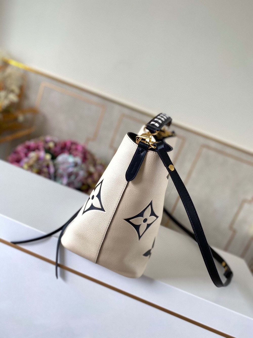 Louis Vuitton NeoNoe MM