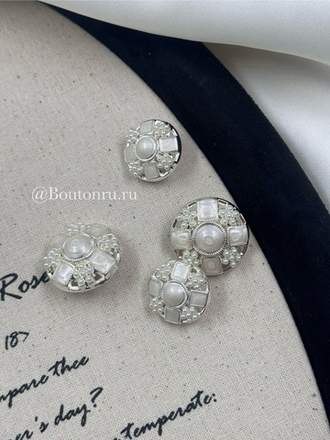 Пуговицы серебристые с квадратными деталями перламутровая белая эмаль с жемчугом