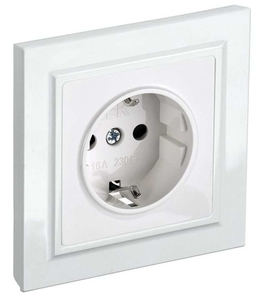 Розетка BRITE РСР14-1-0-БрБ 16А в сборе с заземл. защ. шторки бел. IEK BR-R14-16-K01-F Розетка BRITE РСР14-1-0-БрБ 16А в сборе с заземл. защ. шторки бел. IEK BR-R14-16-K01-F