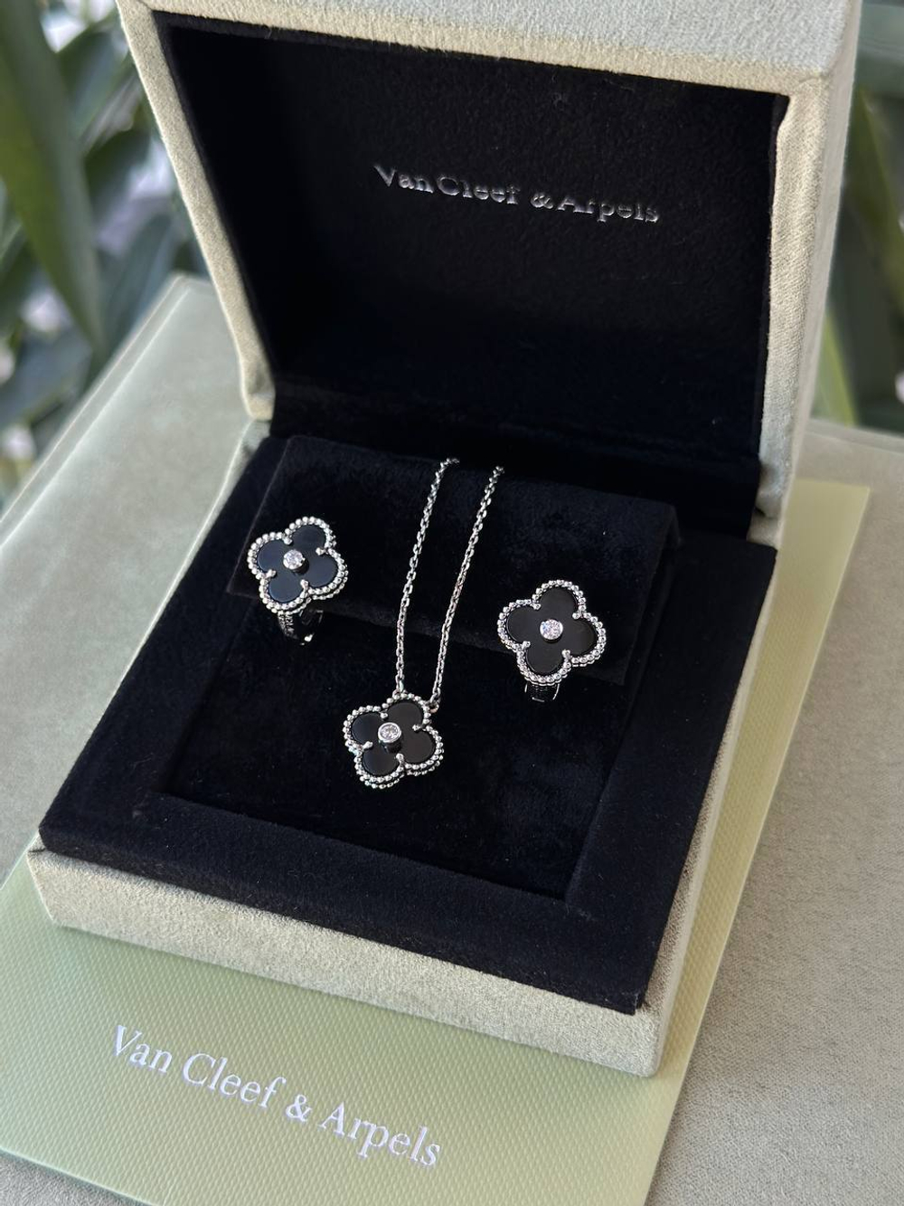 Серьги Van Cleef & Arpels