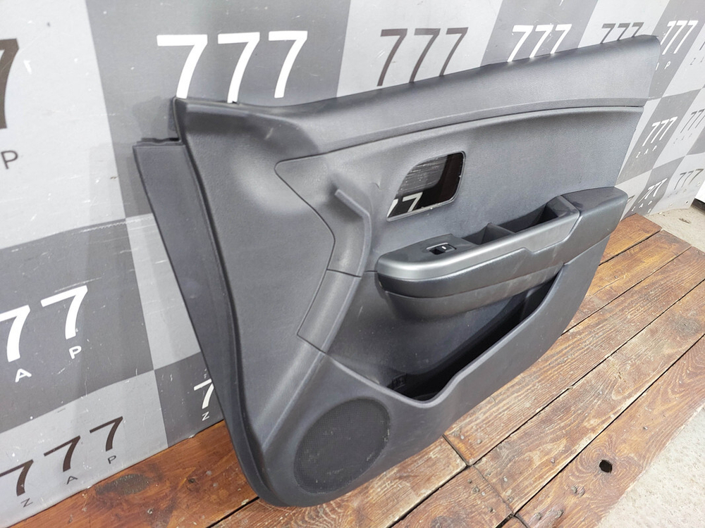 Обшивка двери передней правой Kia Rio 3 (QB) 11-17 Б/У Оригинал 823204Y000