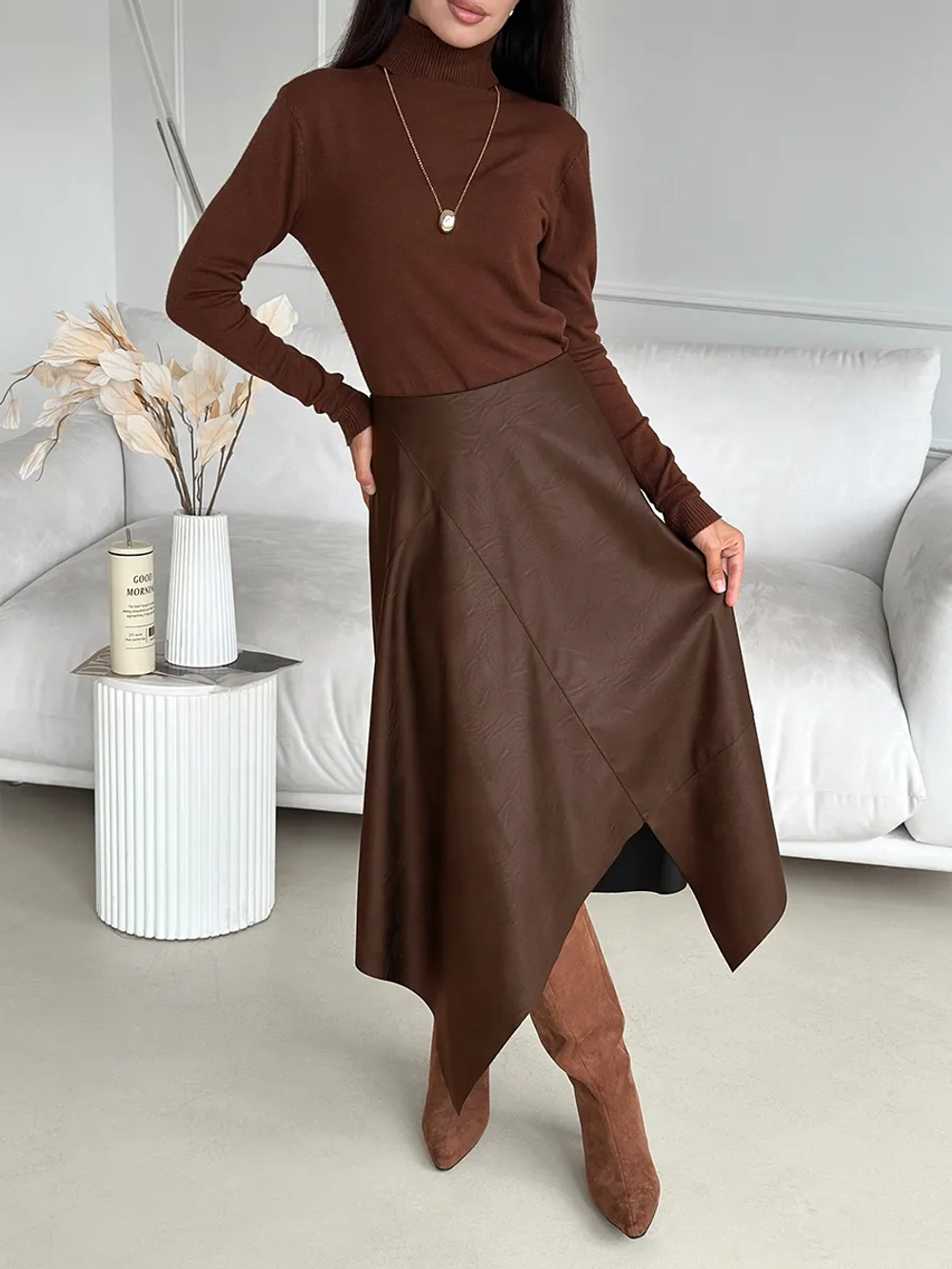 Юбка кожаная трапеция миди