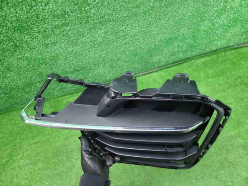 Решетка переднего бампера правая BMW X5 G05 18-23