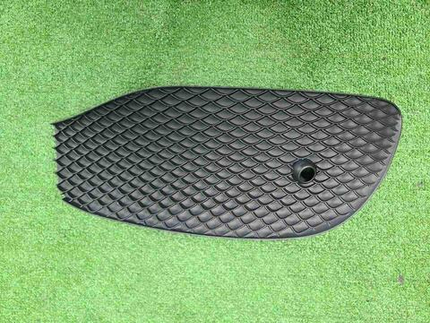 Решетка переднего бампера Mercedes E W213 (16-21)