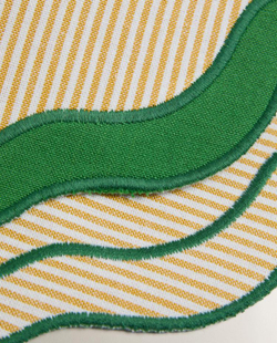 ZARA HOME КРУГЛАЯ ПОДСТАВКА ПОД ПРИБОРЫ С ВОЛНИСТЫМ КРАЕМ, ЗЕЛЕНЫЙ