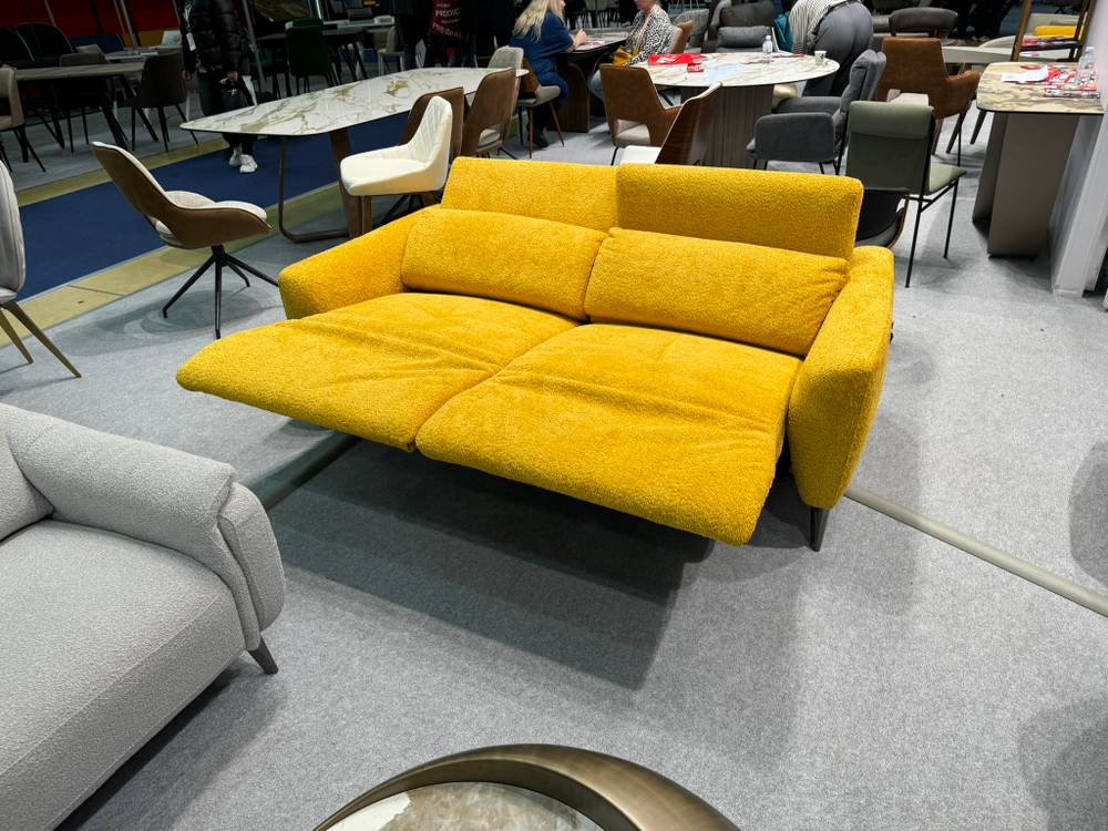 Диван Lafayette (3-х местный) желтый