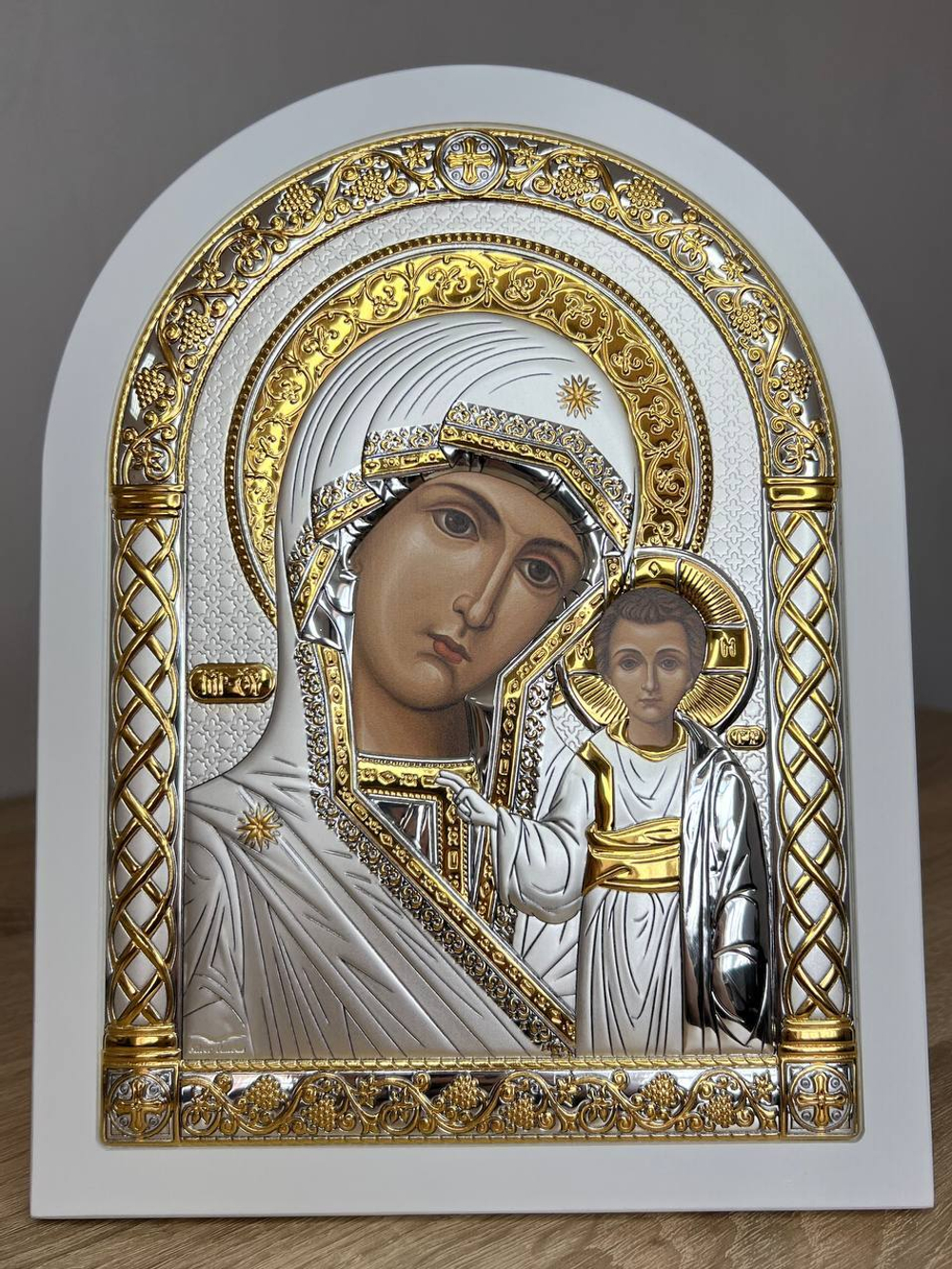 Казанская БМ, икона арочная, белое дерево 150х200