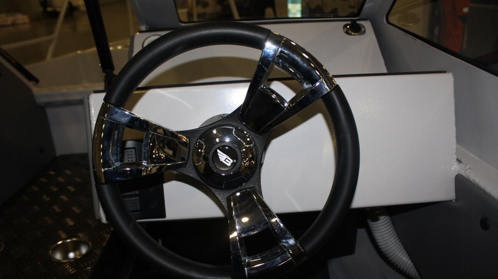 Лодка BERKUT L-Fisher