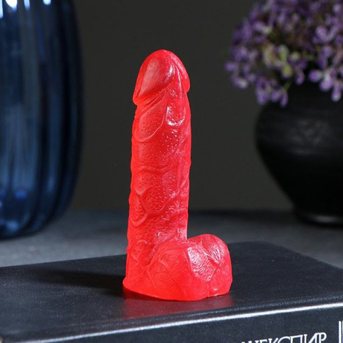 Красное фигурное мыло с земляничным ароматом Сима-Ленд Фаворит 95г