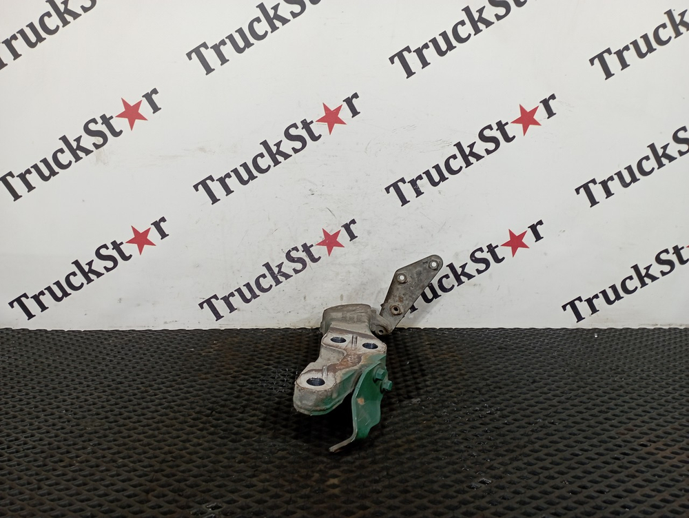 Кронштейн двигателя передний правый