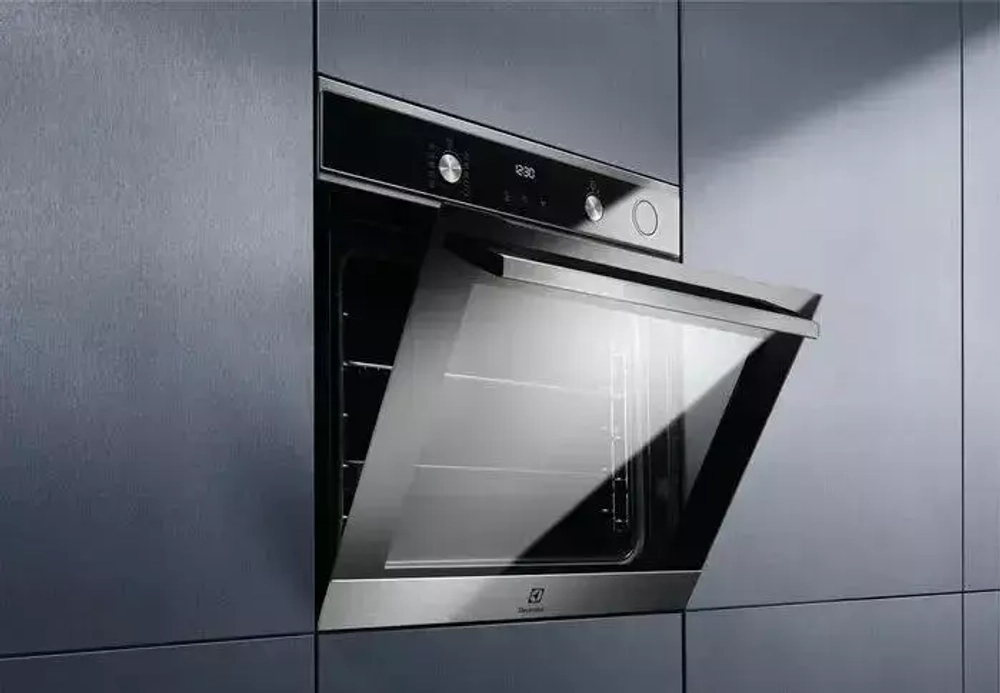 Встраиваемый электрический духовой шкаф Electrolux EOC6P71X