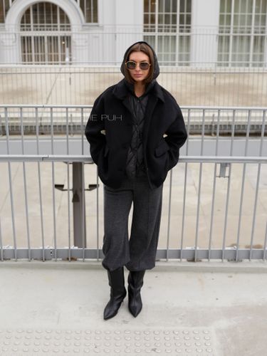 Черное пальто-пиджак с утепленным жилетом