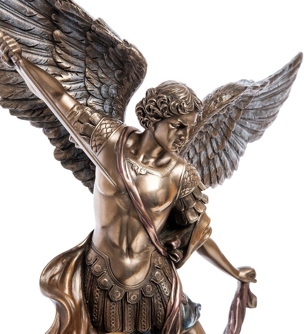 WS- 30/ 1 Статуэтка «Михаил Архангел, побеждающий дьявола»