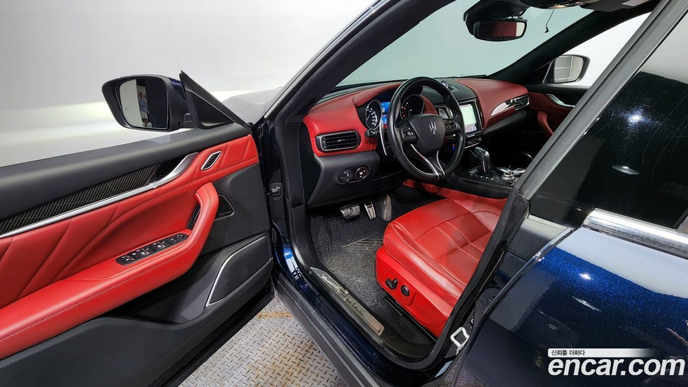 Maserati Levante 3.0 Дизель AWD GrandSport (05.2020)