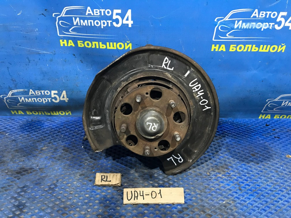 Ступица задняя левая Honda INSPIRE 1999