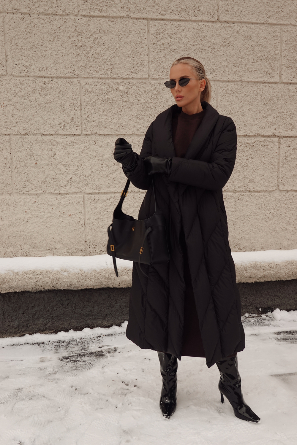 Пуховик в длине миди со съемной манишкой