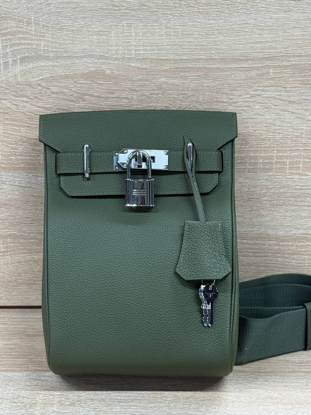 Сумка-слинг Hermes