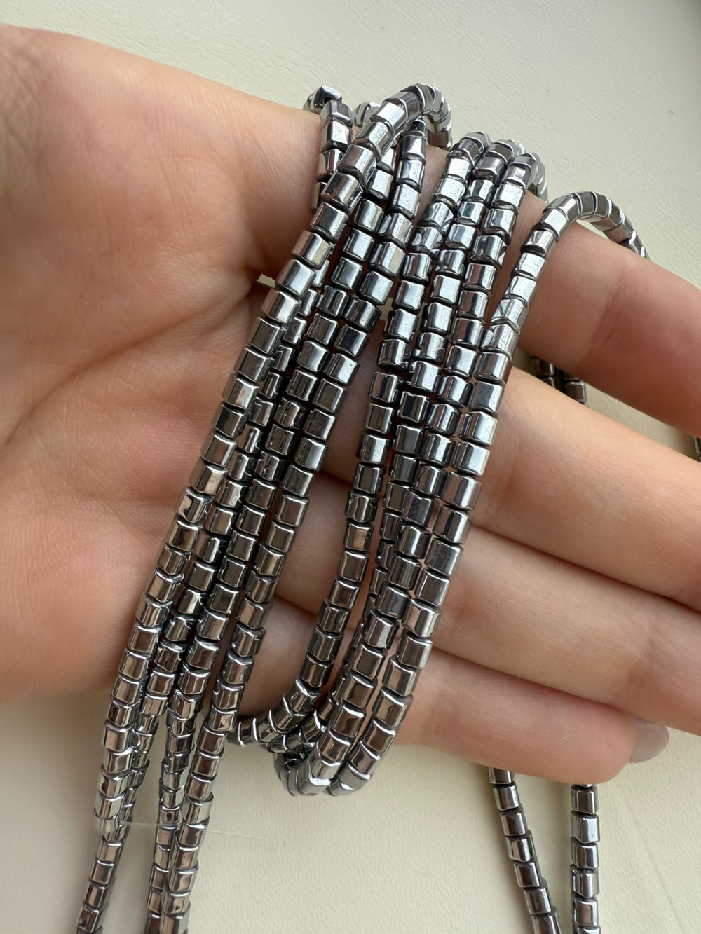 гкв3-с Гематит синт. кубик выпуклый 3мм, серебро, 19см