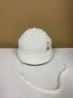 Шапка "Milli" на девочку вязаная на х/б подкладке на завязках, размер 42-44, цвета в ассорт.