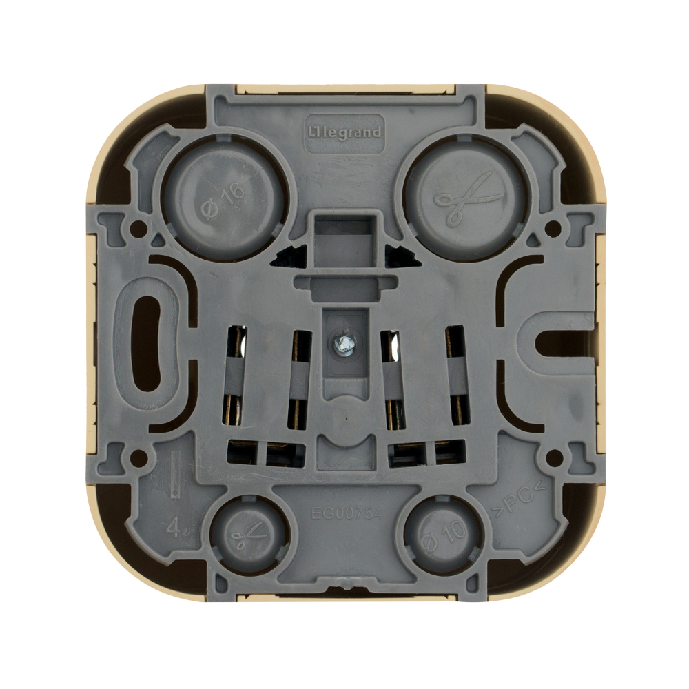 Розетка с заземлением без шторок IP20 16А 250В дерево Quteo Legrand